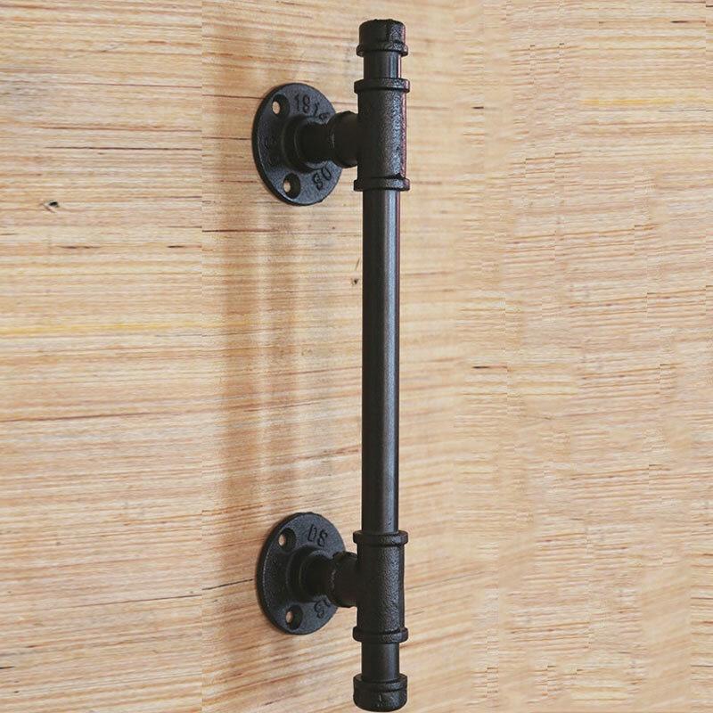 Tay nắm cửa bằng ống nước