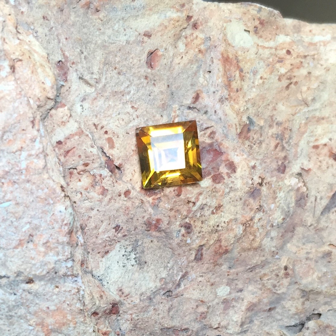 Viên đá thạch anh vàng (Citrine) thiên nhiên_HA-G000464