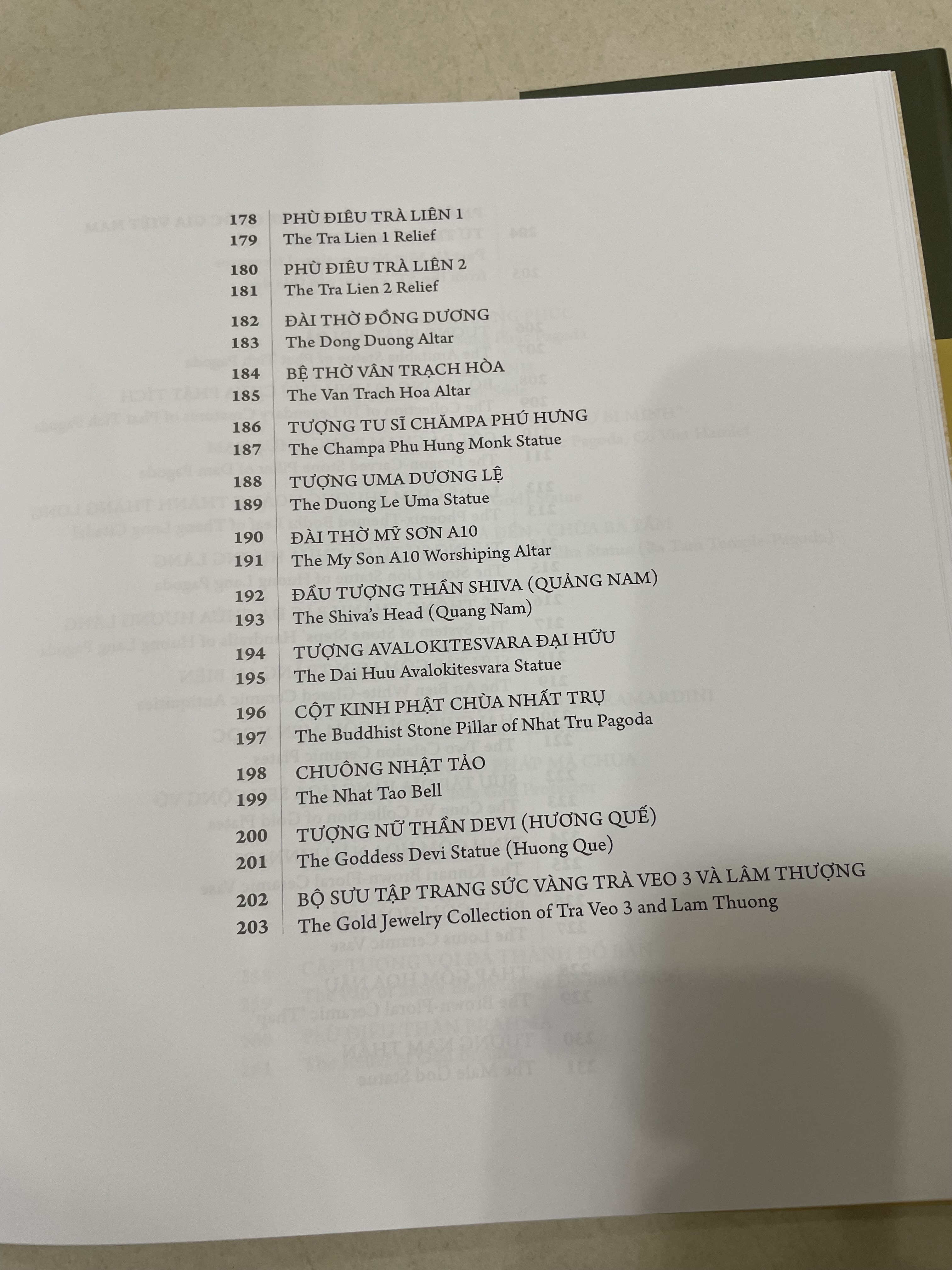 Ngàn năm văn hiến quốc gia Việt Nam (Bìa cứng in màu)