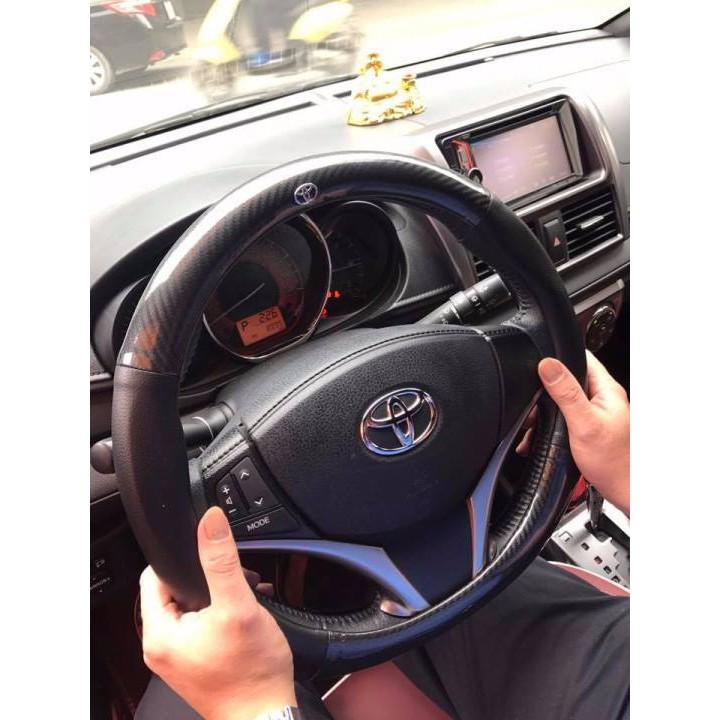 Bọc Vô Lăng Vân Carbon Dành Cho Xe Toyota