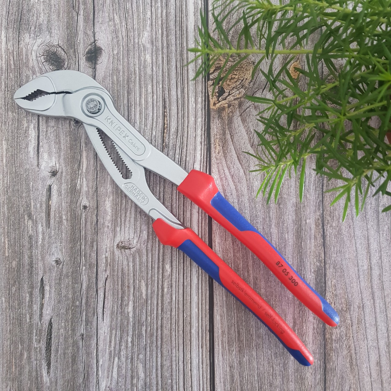 Kìm nước Cobra KNIPEX - 87 05 300