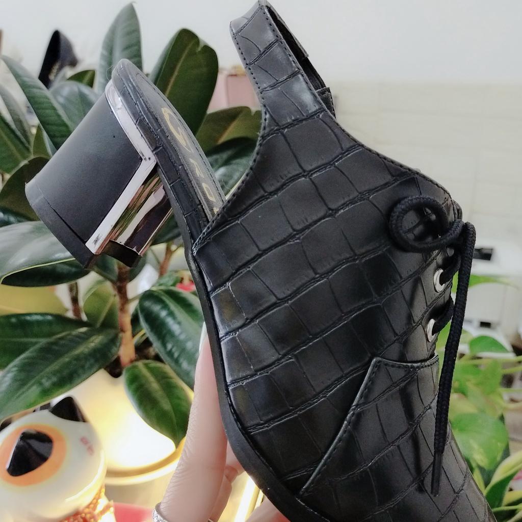 Sandal nữ bít mũi, da vân ROSATA RO434 - 4p - Đen - HÀNG VIỆT NAM - BKSTORE