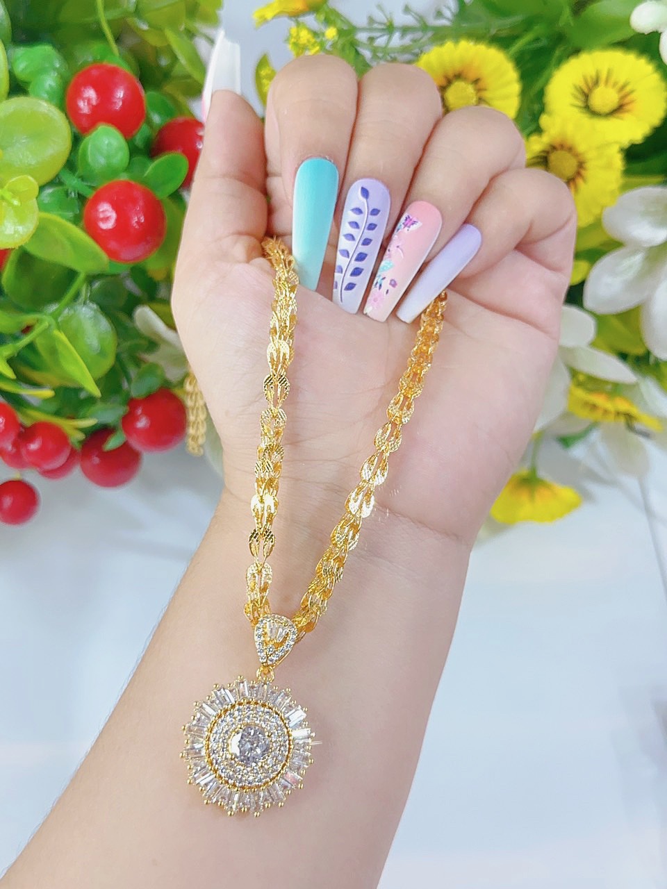 Dây chuyền mặt xoàn mạ 18.k siêu xinh E.V 06
