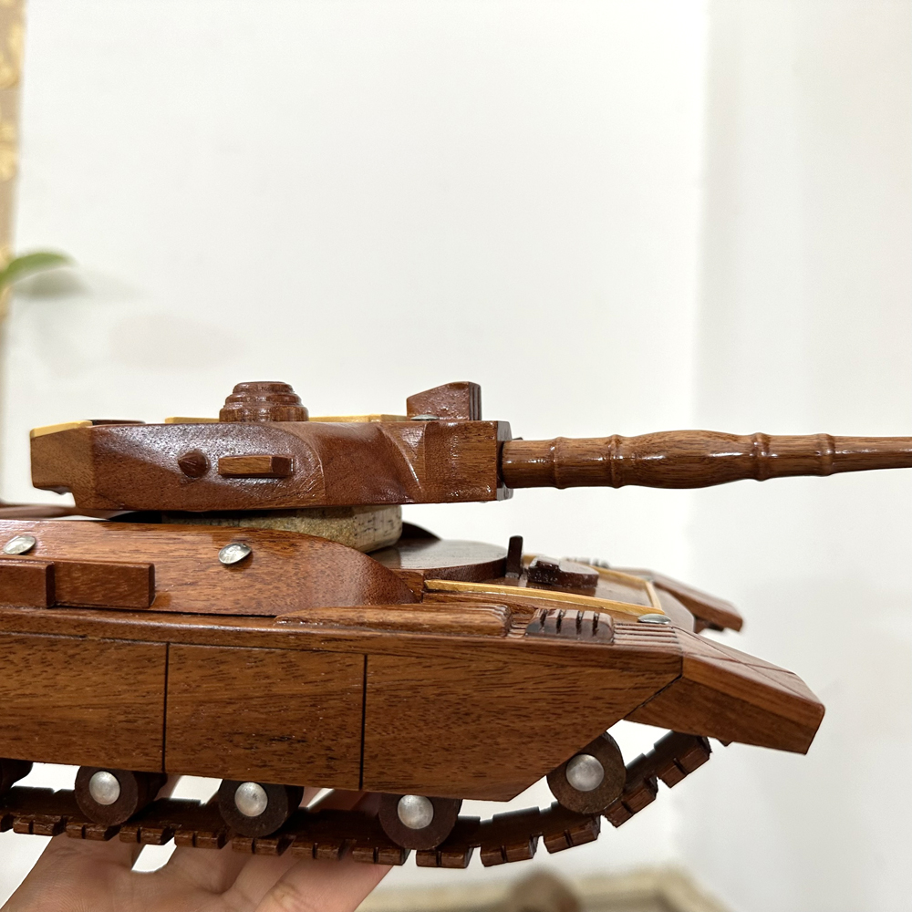 Mô hình xe tăng gỗ trang trí nhà cửa - quà tặng thủ công mỹ nghệ Việt Nam - quà tặng mỹ nghệ gỗ trang trí