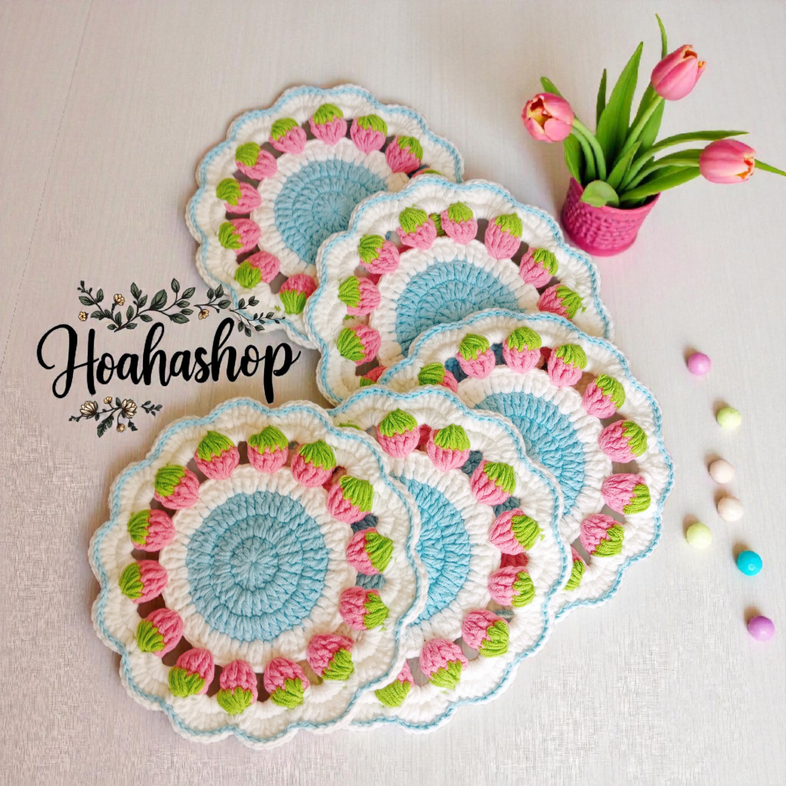 Lót Ly Trái Dâu Móc Len Thủ Công