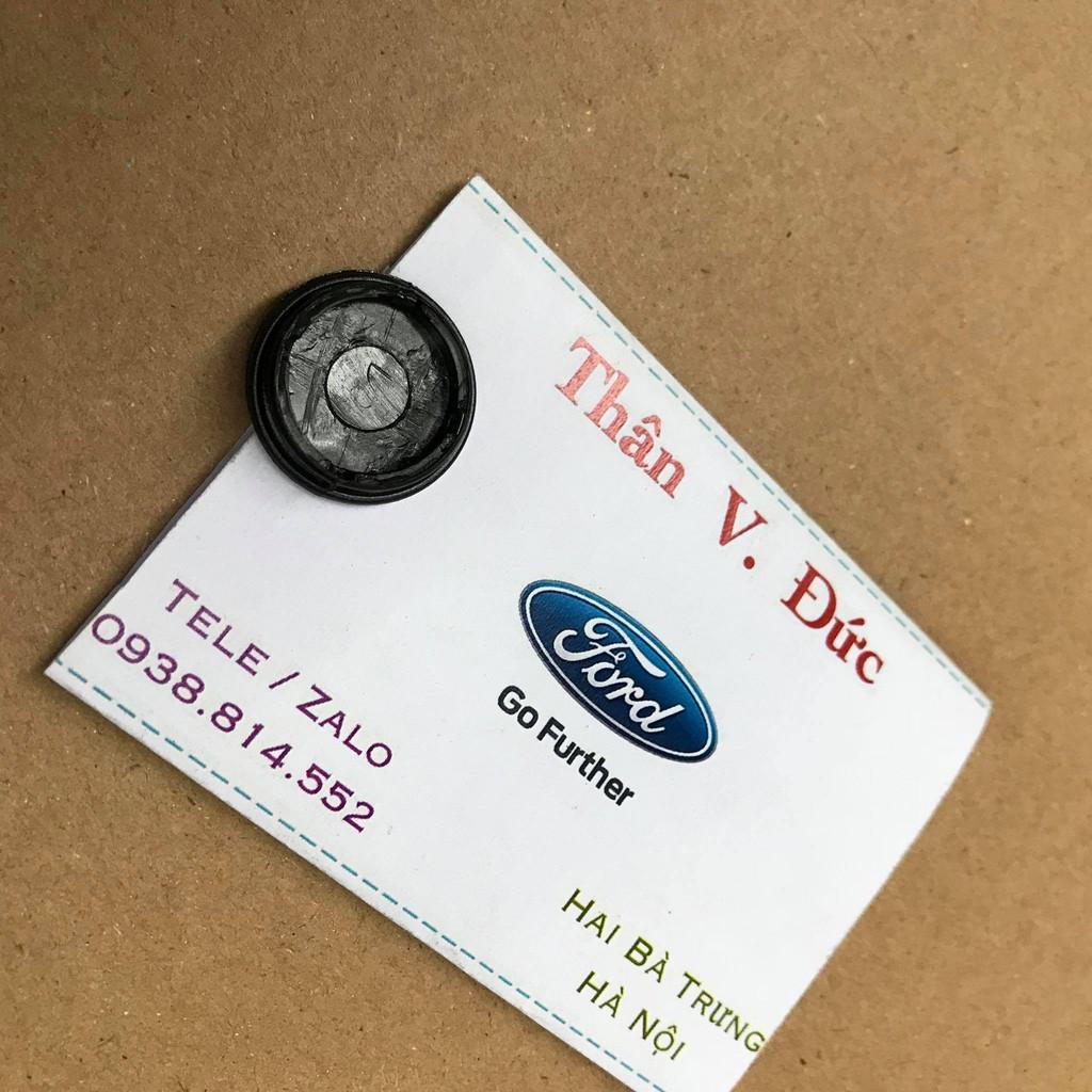 Nút nhựa bịt lỗ chân gương chiếu hậu Ford TRansit