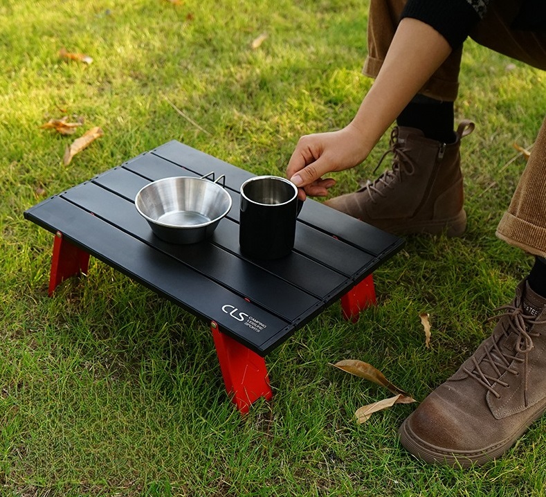 Bàn dã ngoại xếp gọn mini picnic du lịch gấp gọn bằng hợp kim nhôm nhẹ, chắc chắn, độ bền cao có túi đựng