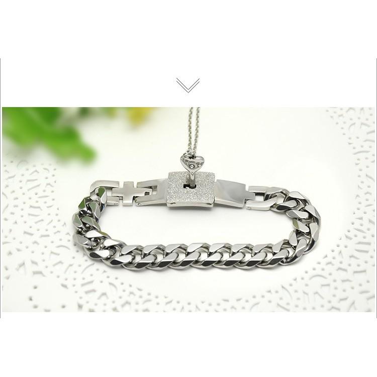 Vòng Tay Cặp Love Có Chìa Khóa- Dùng thoải mái tắm rửa Không Đen