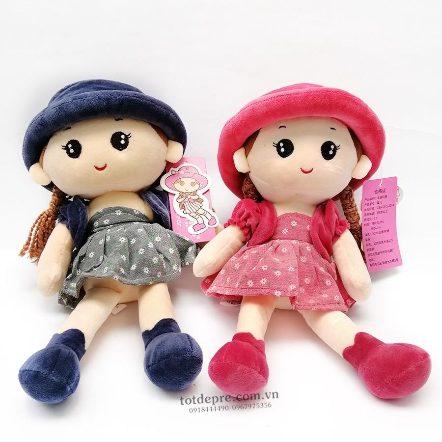 Búp bê bông cô bé đội mũ nhung váy hoa