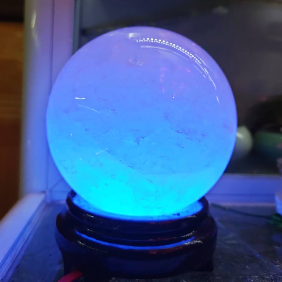 Đế gỗ Led đổi 7 màu 2 size