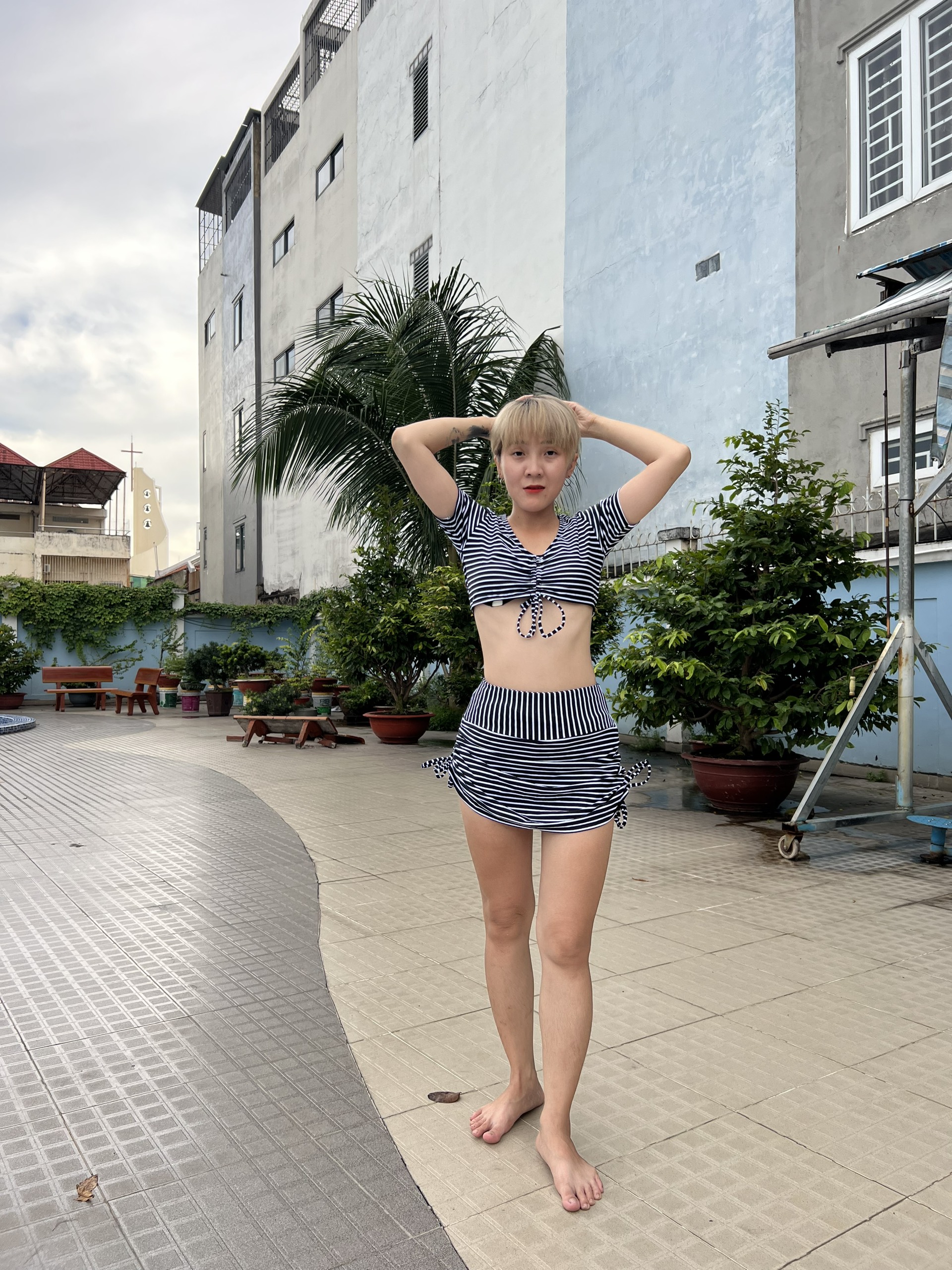 Đồ bơi nữ bikini 2 mảnh kín đáo tay ngắn áo croptop phối quần chân váy cạp cao dây rút tôn dáng đi biển QP015