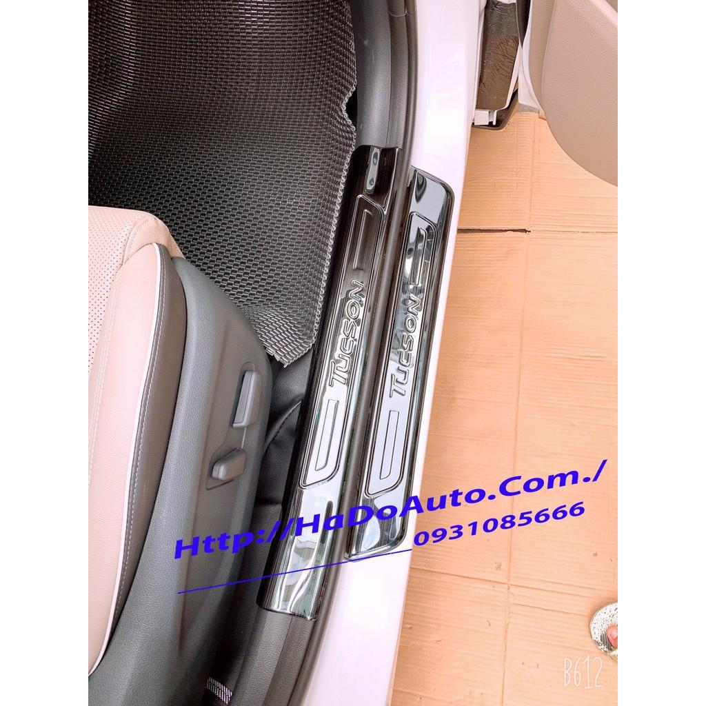 Ốp Bậc Trong Ngoài Dành Cho Huyndai Tucson 2019/2020 Mẫu Vân Titan