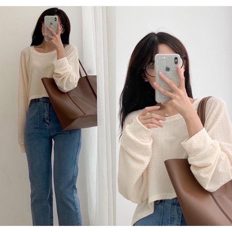 Áo croptop nữ dài tay, cổ tròn kiểu dáng đẹp sang trọng chất tổ ong mềm mại tôn dáng.