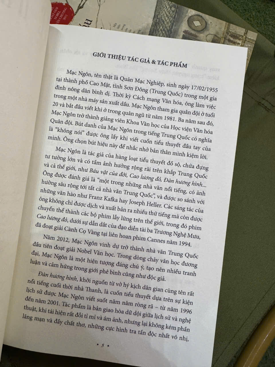 Combo 2 cuốn Mạc Ngôn: ĐÀN HƯƠNG HÌNH + BÁU VẬT CỦA ĐỜI – Bìa cứng – Tác giả đoạt giải Nobel văn chương 2012 – Trần Đình Hiến dịch – Huy Hoàng Bookstore