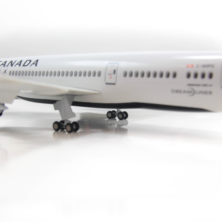 MÔ HÌNH MÁY BAY B787 CANADA AIRLINES 47CM (CÓ LED) EVERFLY