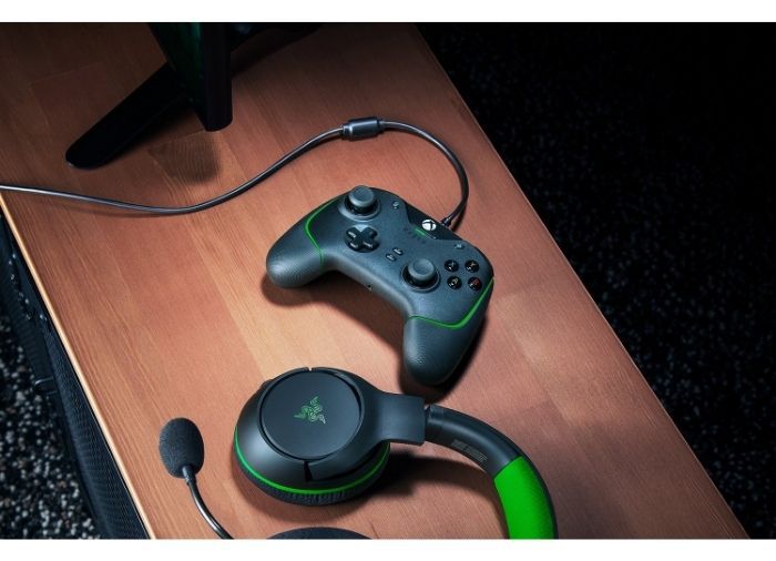 Tay cầm chơi game Razer Wolverine V2-Wired Gaming Controller for Xbox Series X_RZ06-03560100-R3M1- HÀNG CHÍNH HÃNG