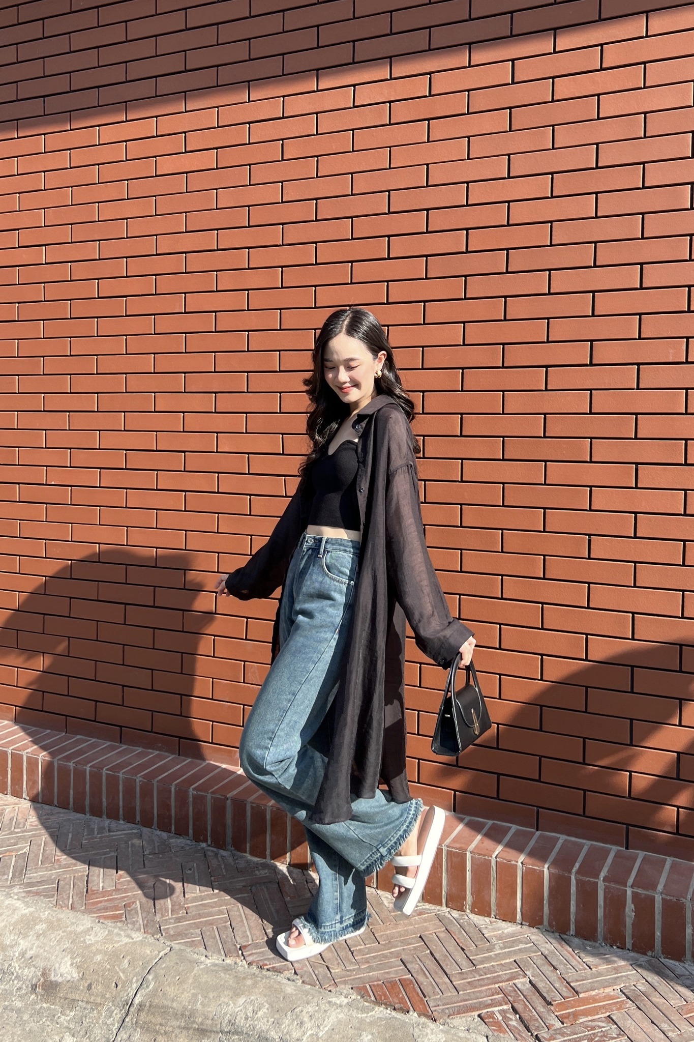 OLV - Áo Chiffon Longline Shirt in Black