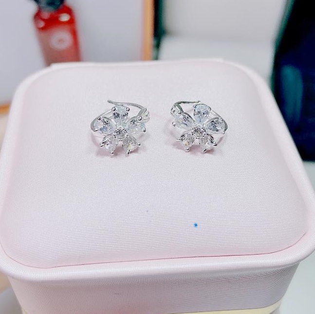 Bông tai bạc khoá bấm mặt hoa chất liệu bạc s925 MS57c