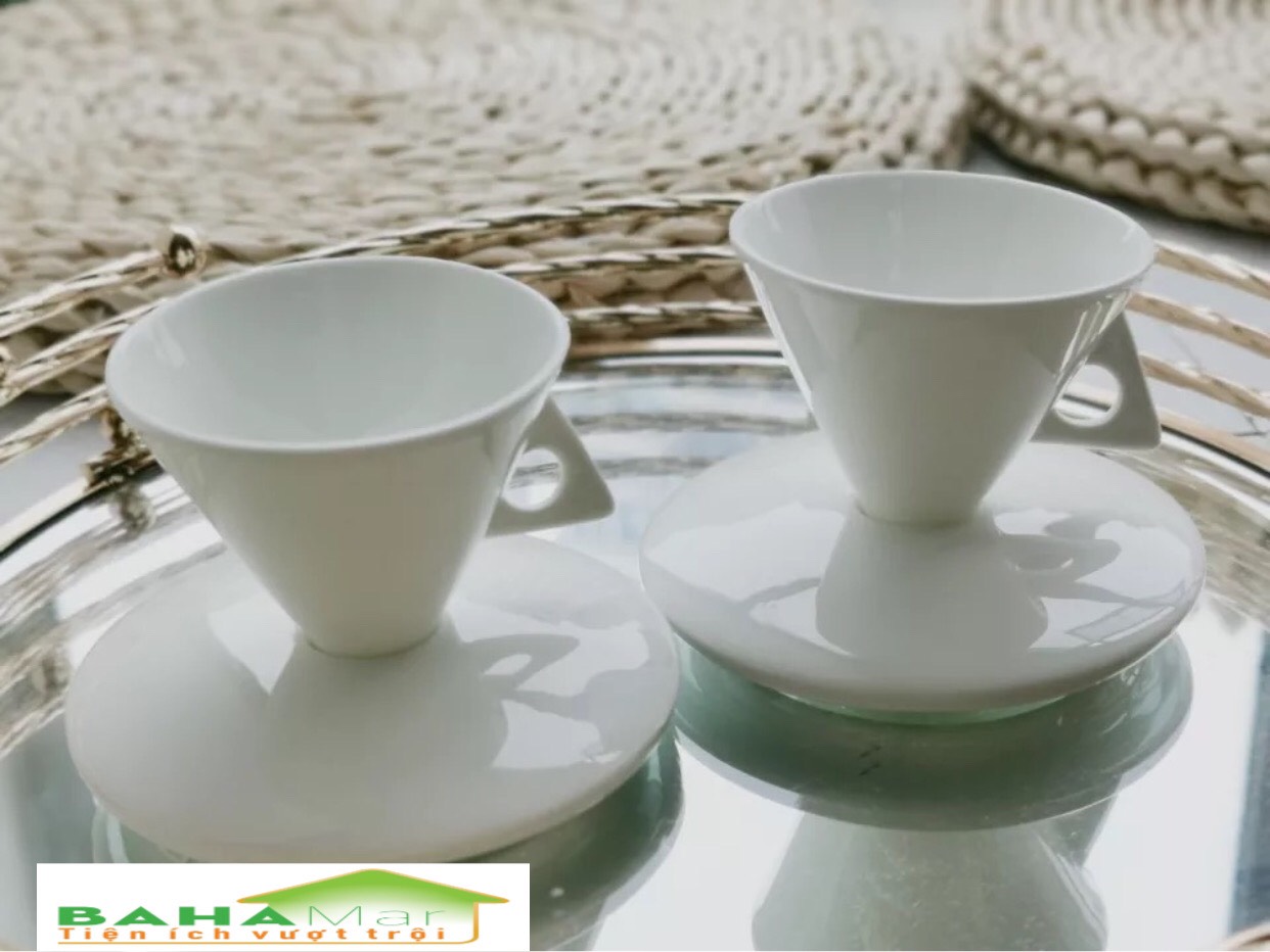 TÁCH CÀ PHÊ HÌNH NÓN BẰNG SỨ XƯƠNG CAO CẤP "BAHAMAR" Thiết kế hình Nón nhìn như kim tự tháp rất tinh tế và đẹp mắt - như một tác phẩm nghệ thuật