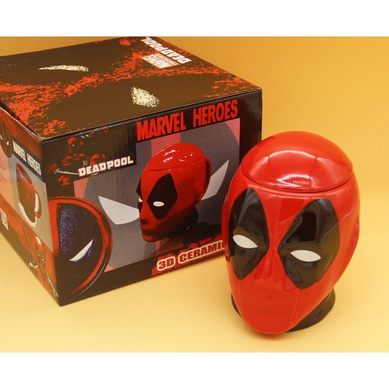 Cốc Deadpool nắp sứ