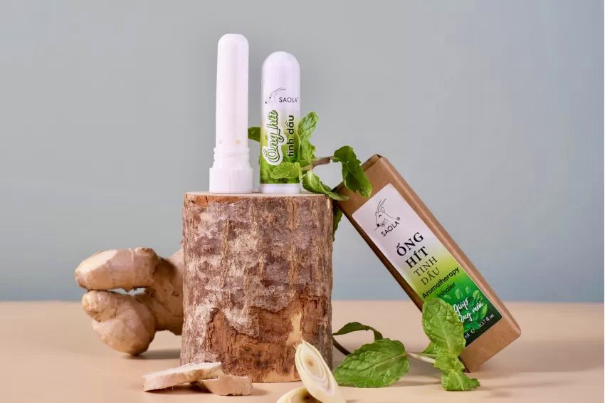 Ống hít tinh dầu thiên nhiên SAOLA - Ống Hít Thảo Dược Huế, Giảm Nghẹt Mũi, Nhức Đầu, Say Tàu Xe - Hàng Chính Hãng