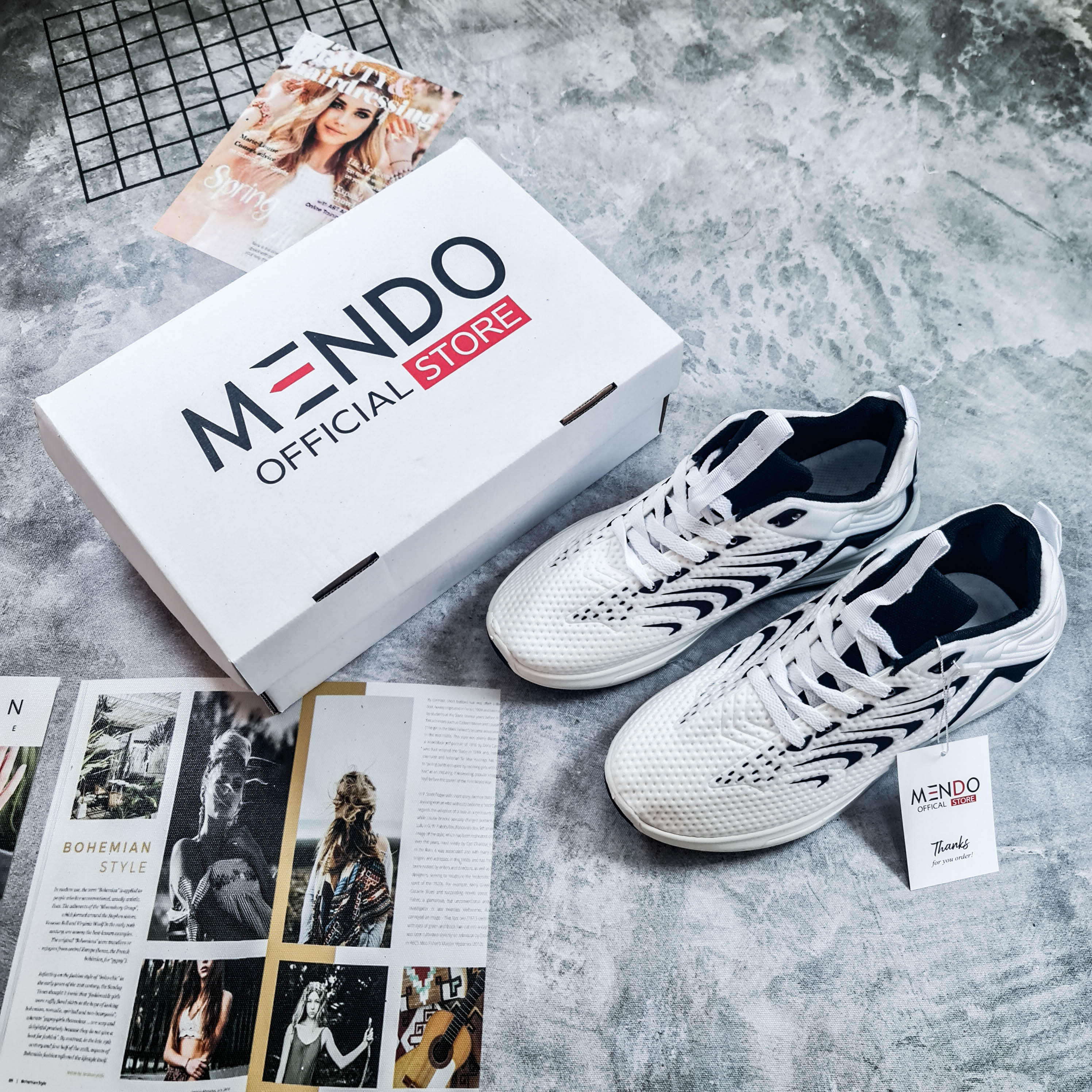 Giày Thể Thao Nam MENDO - Giày Sneaker Màu Trắng - Xanh Than, Giày Thể Thao Họa Tiết Dấu Phẩy Đơn Giản - G5366