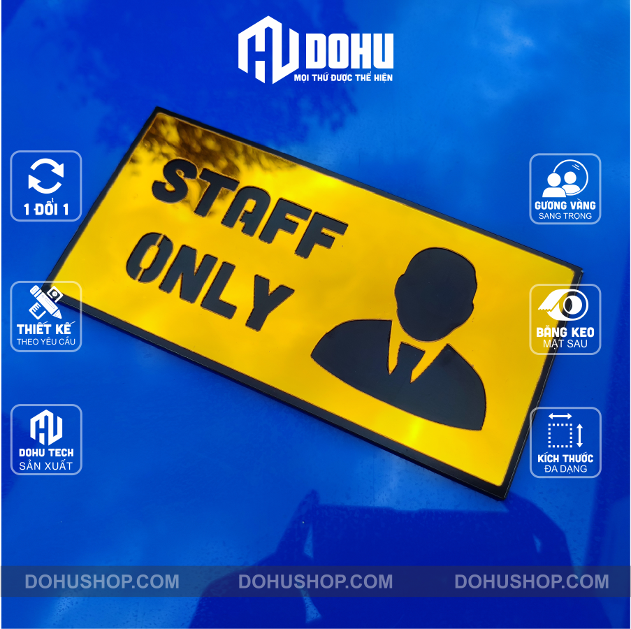 Bảng staff only gương vàng - có sẵn keo dán