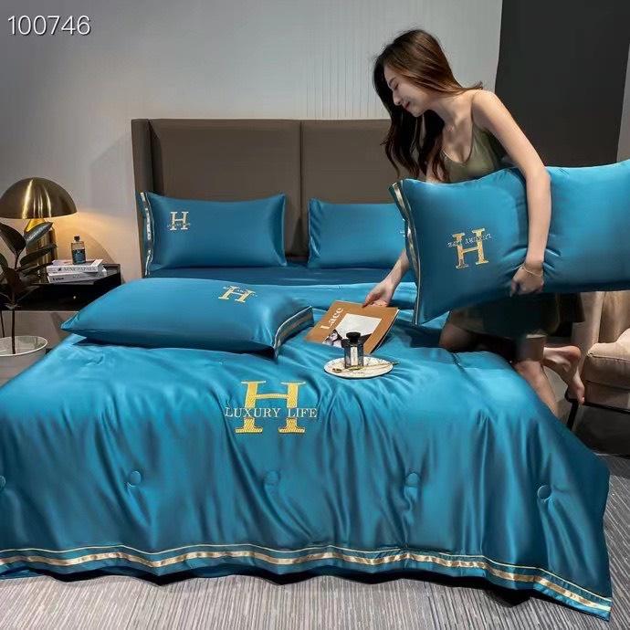 Bộ Chăn Ga Gối Lụa Thêu Chữ H LUXURY Set Chăn Ga Gối Lụa 4 Món Chăn Trần Hè