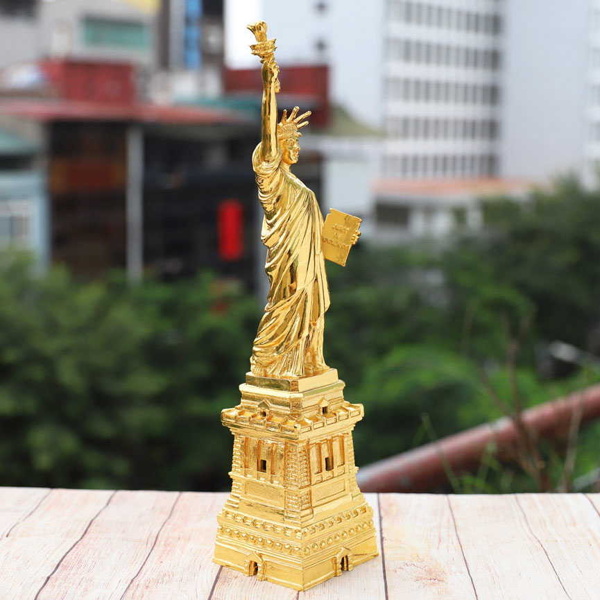 Tượng Nữ Thần Tự Do mạ vàng 24K - Quà tặng lưu niệm đặc trưng nước Mỹ