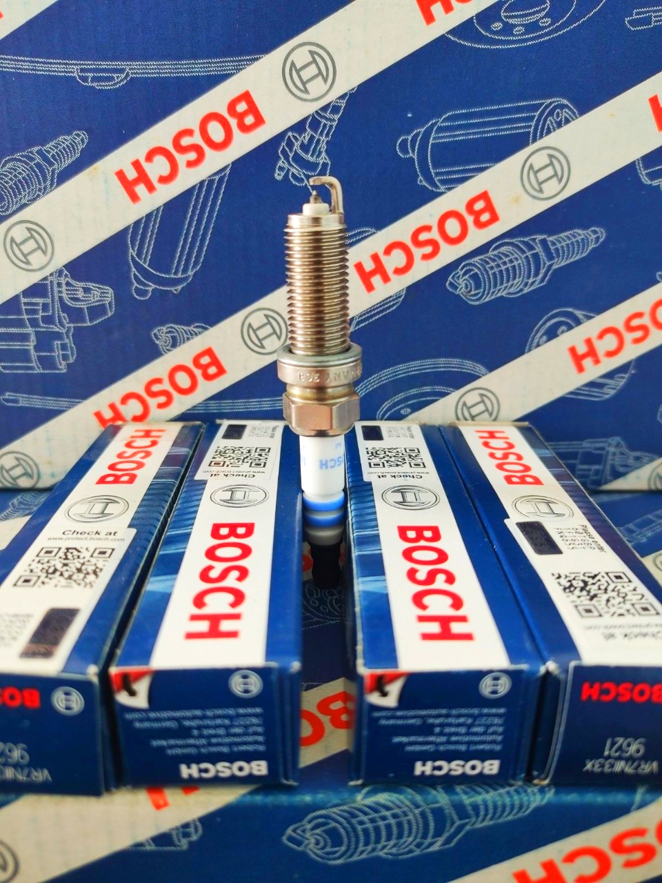 Bugi Bosch  Tuýp 14 Ren 12 Lexus LS500, CT200H, BMW X6, X5, Infiniti QX56/QX60/QX70/QX80, Toyota Land Cruiser
