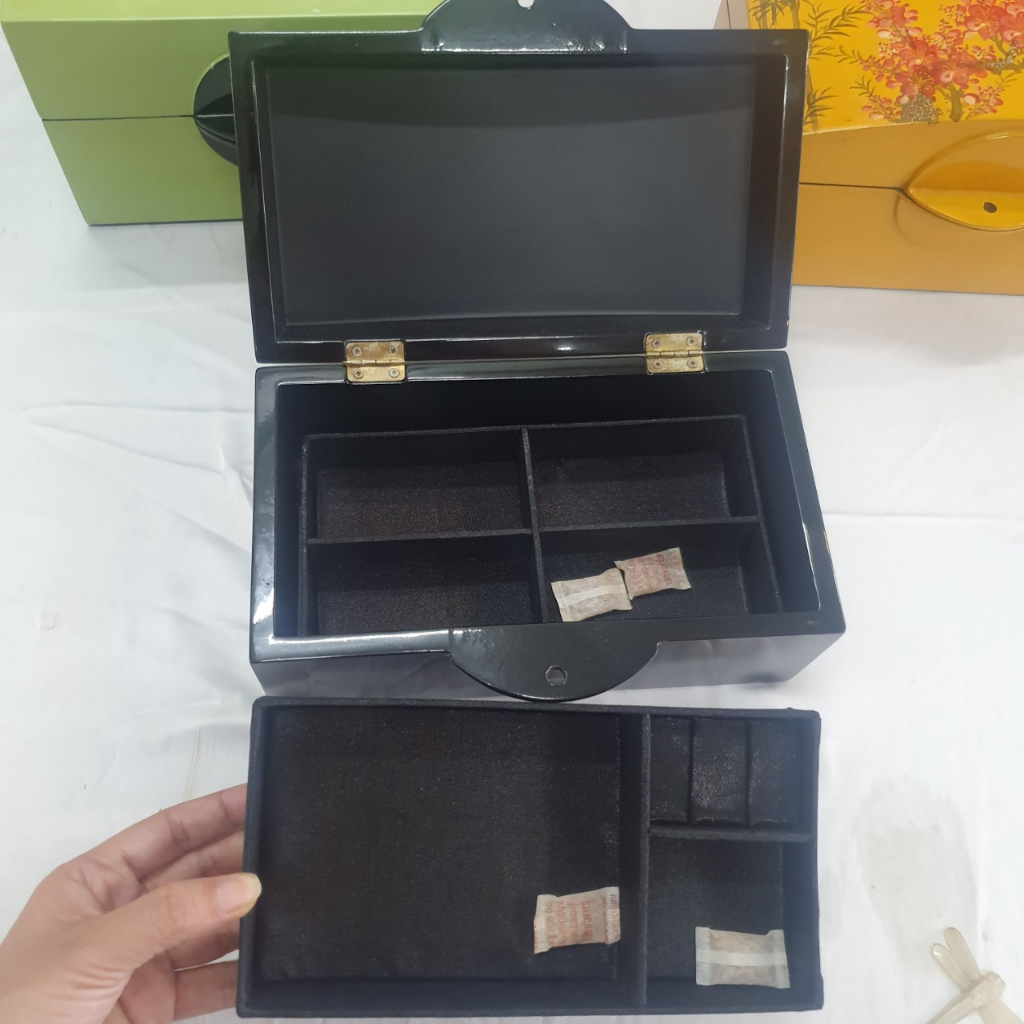 Hộp trang sức sơn mài độc đáo có kèm khóa chuồn chuồn