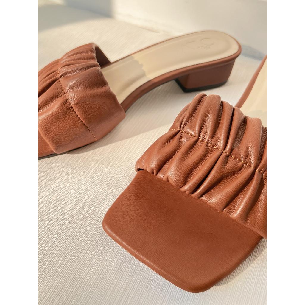 OLV - Giày Ruched Mules in Brown