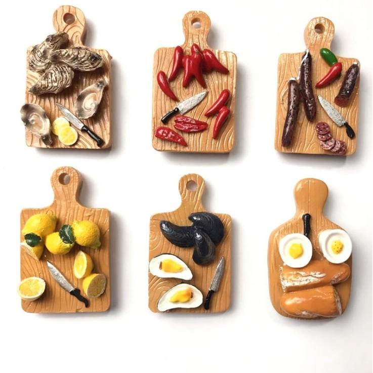 HN * Charm hình thớt với đồ ăn dùng gắn tủ lạnh, decor, DIY