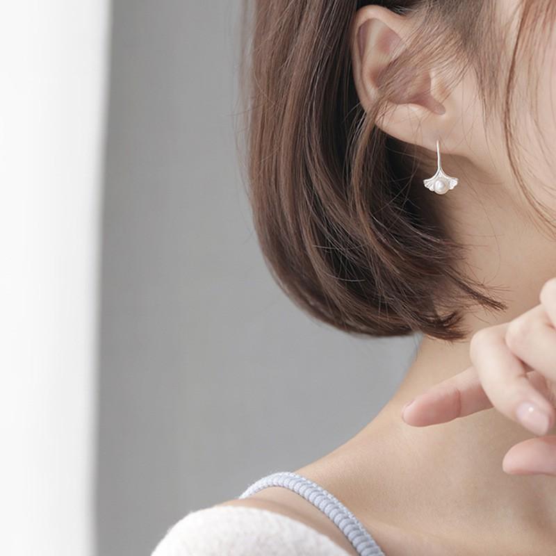 Khuyên tai bạc Ý s925 lá sen gắn Ngọc ngọt ngào E9556 - AROCH Jewelry