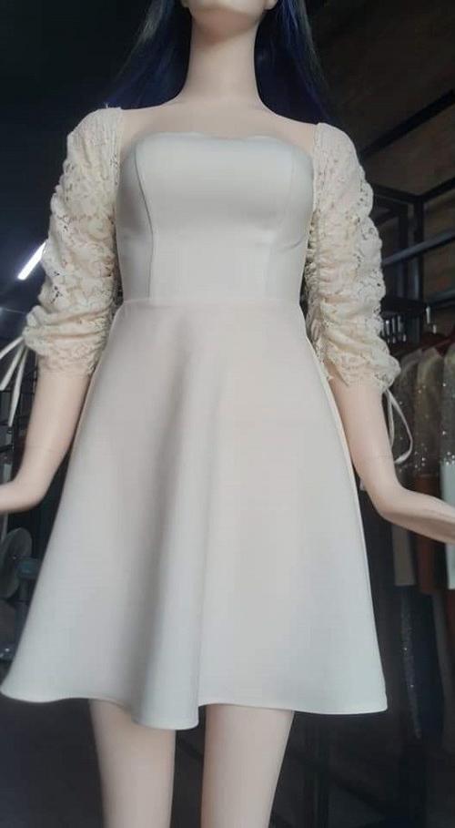 Đầm Xòe Tay Ren Màu Trắng (Size M)