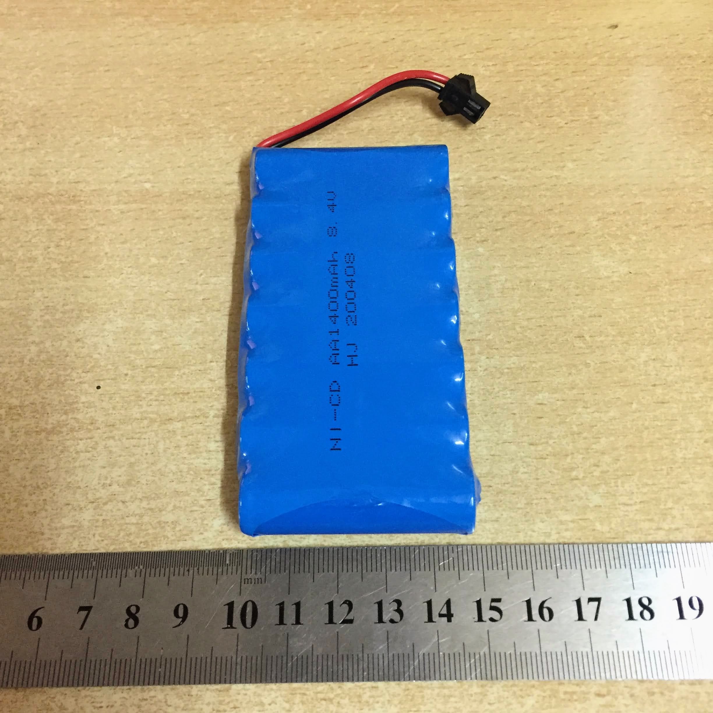 Pin sạc 8.4V dung lượng 1400mAh chân SM càng cua đen