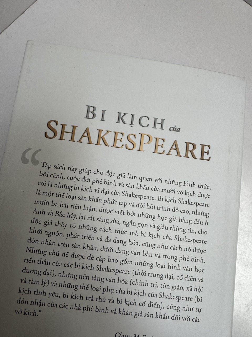 (bìa cứng in 500c) BI KỊCH CỦA SHAKESPEARE (The Cambridge Companion to Shakespearean Tragedy) - Claire McEachern - Trustbooks