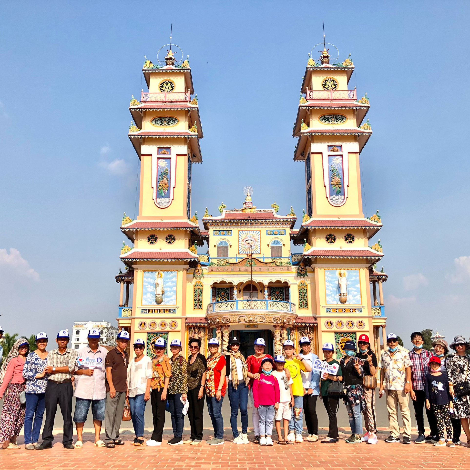 TOUR TÂY NINH - NÚI BÀ ĐEN - TÒA THÁNH TÂY NINH - CHÙA GÒ KÉN 1 NGÀY - HAPPY TOUR