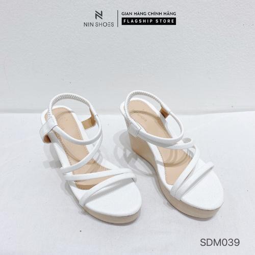 Giày sandal nữ Ninshoes - Sandal cao gót 9p đế xuồng mũi tròn quai chun dây chéo hot trend 2023