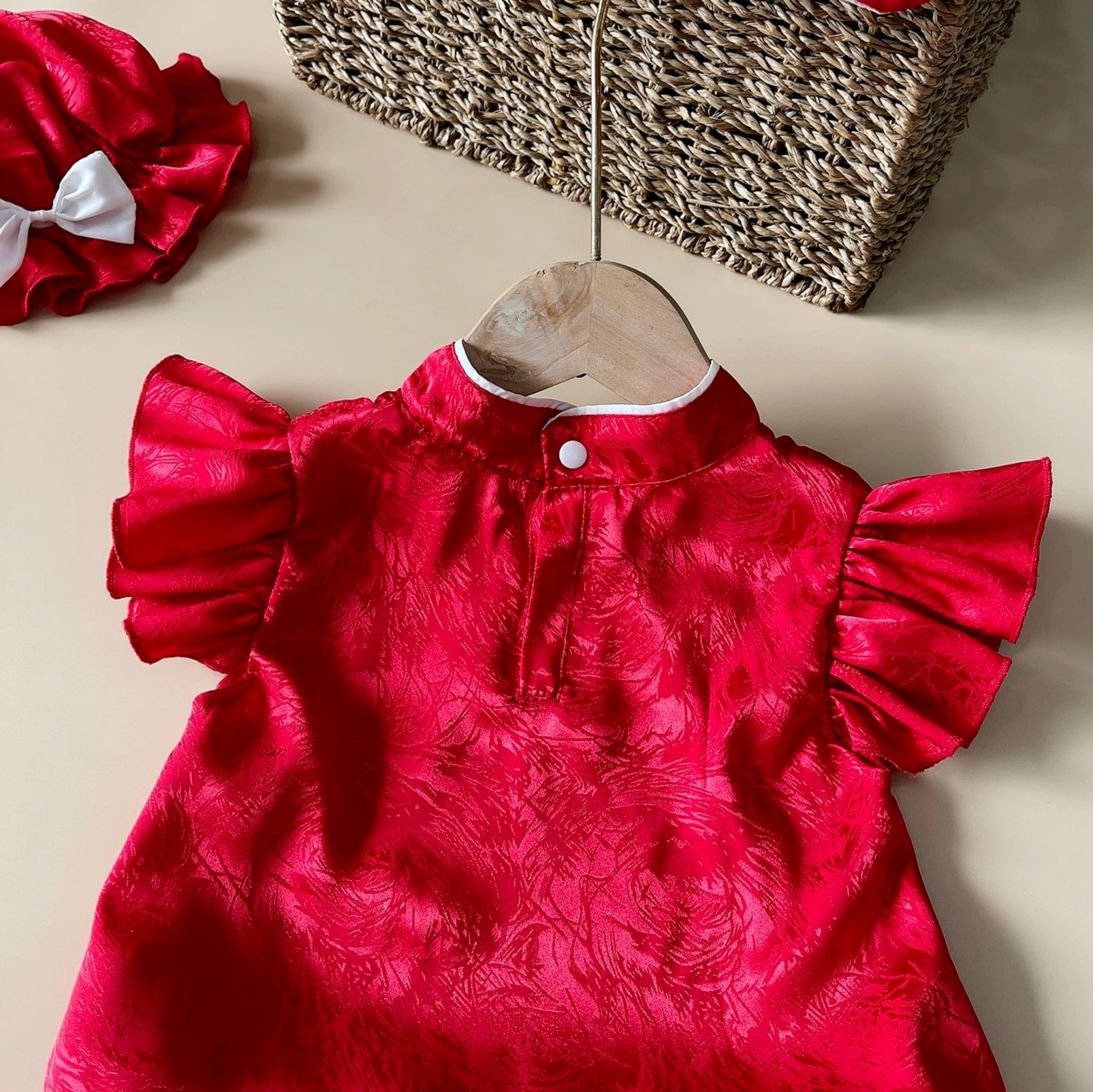 Body Gấm Đỏ Cổ Tàu NHÍM XÙ KIDS Cho Bé Gái Sơ Sinh, Đầy Tháng, Thôi Nôi, Sinh Nhật B068