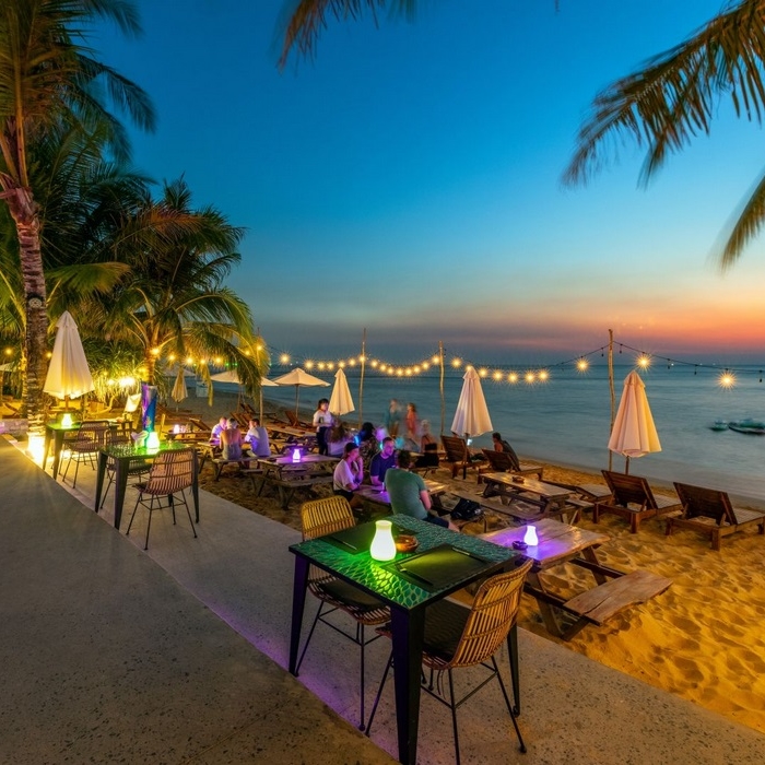Sunset Beach Resort & Spa 4* Phú Quốc - Buffet Sáng, 02 Hồ Bơi Vô Cực, Bãi Biển Riêng, Đón Tiễn Sân Bay, Bar Ngắm Hoàng Hôn Cực Đẹp, Ngay Trung Tâm Dương Đông