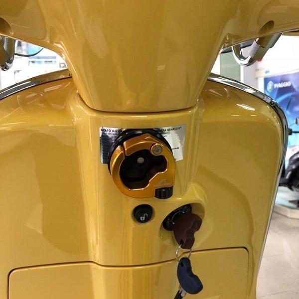 Móc Treo Vespa CNC Nhôm Đủ Màu Có Logo Vespa