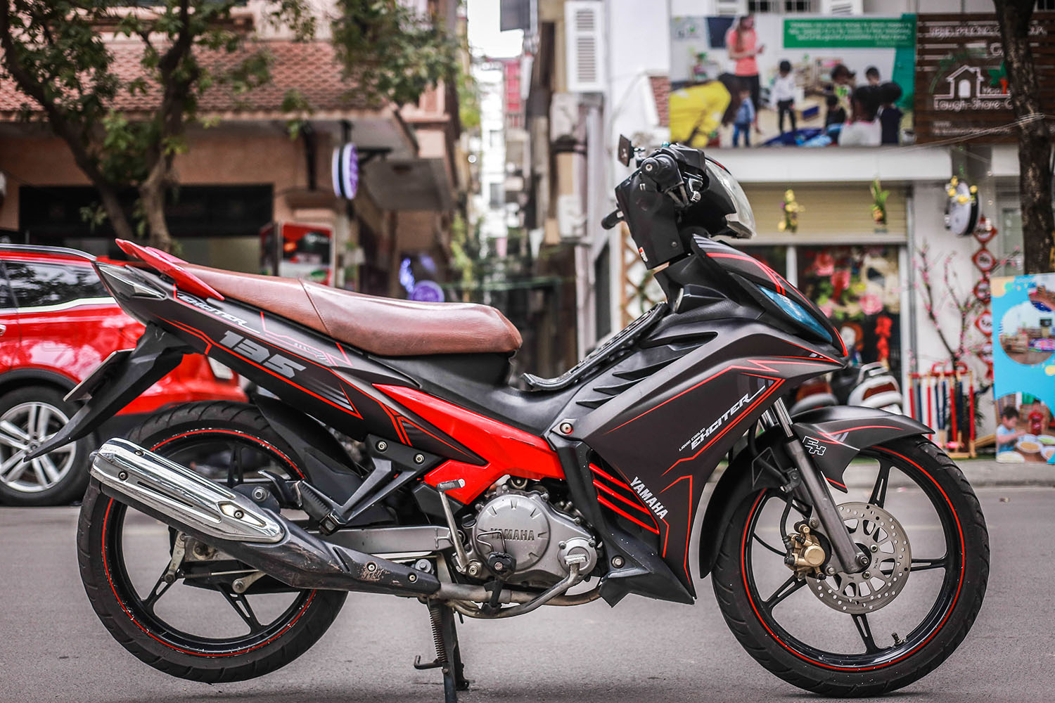Tem trùm Exciter 135 Red Lighting