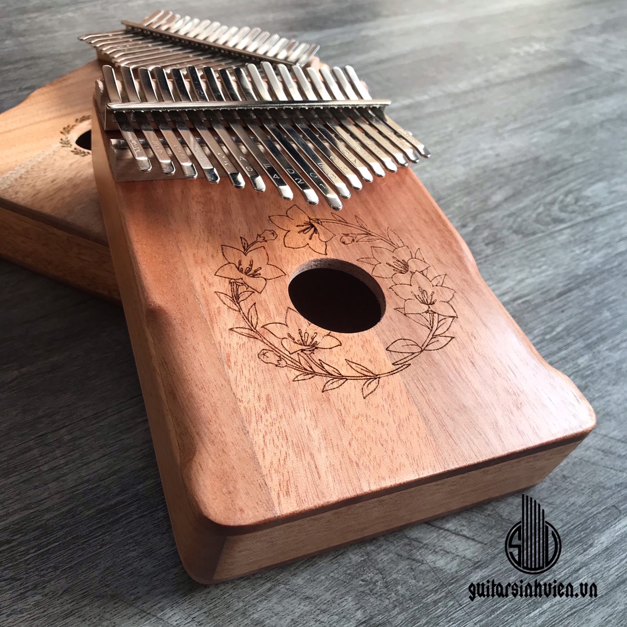 Đàn kalimba 17 phím- tặng phụ kiện âm vang