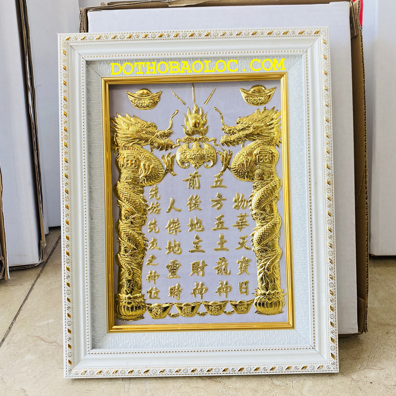 Bài vị Thần Tài Thỏ Địa dát vàng 24 K Cao 60cm x Ngang 42cm – Nền trắng, Có đèn