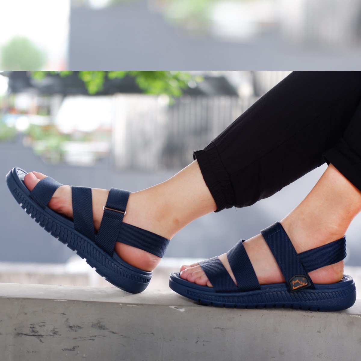 Giày sandal nam siêu nhẹ hiệu MOL thích hợp mang đi học MS2