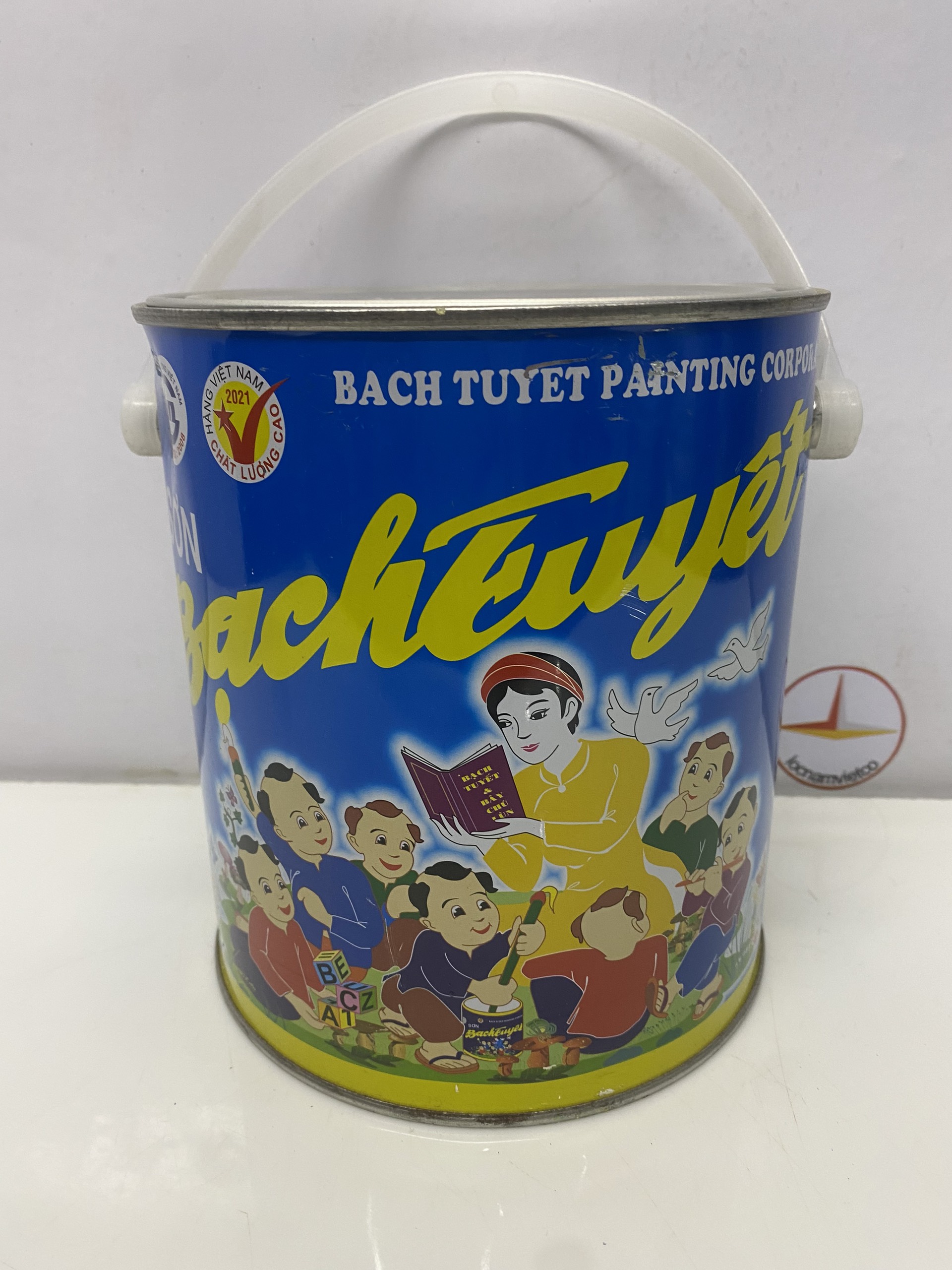 Sơn dầu Bạch Tuyết màu đen bóng 200 2.8kg
