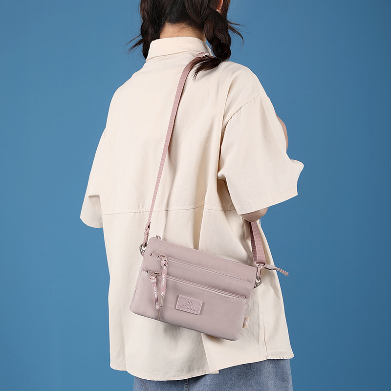 Túi Đeo Chéo Nữ Messenger Chất Liệu Polyester Hàng Nhập Khẩu Dùng Tiện Lợi 8847