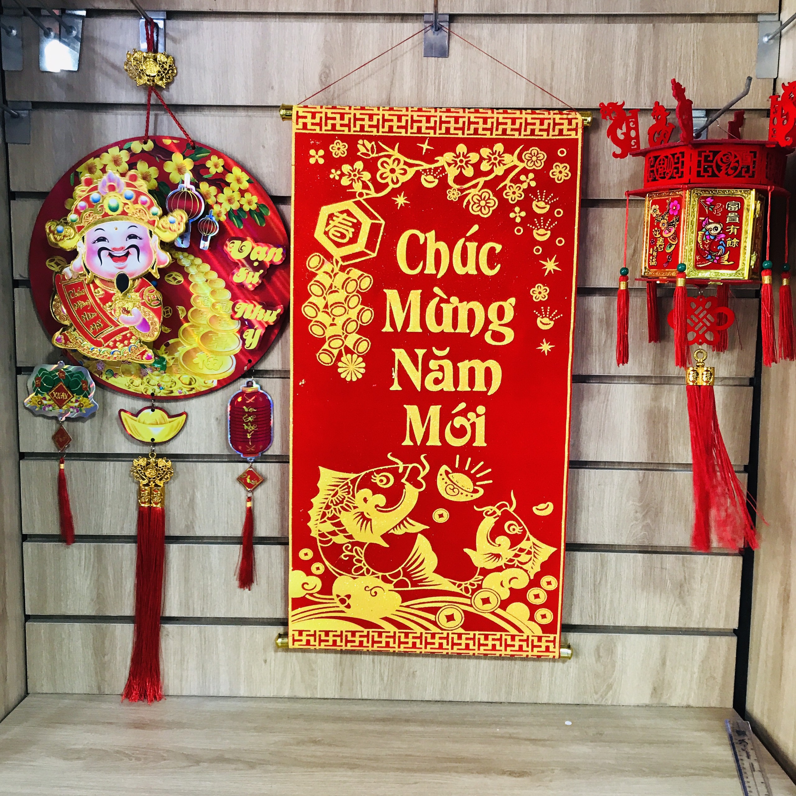 Câu đối đỏ, liễng trang trí tết 35x100cm in chữ Việt Nam làm từ vải nhung đẹp