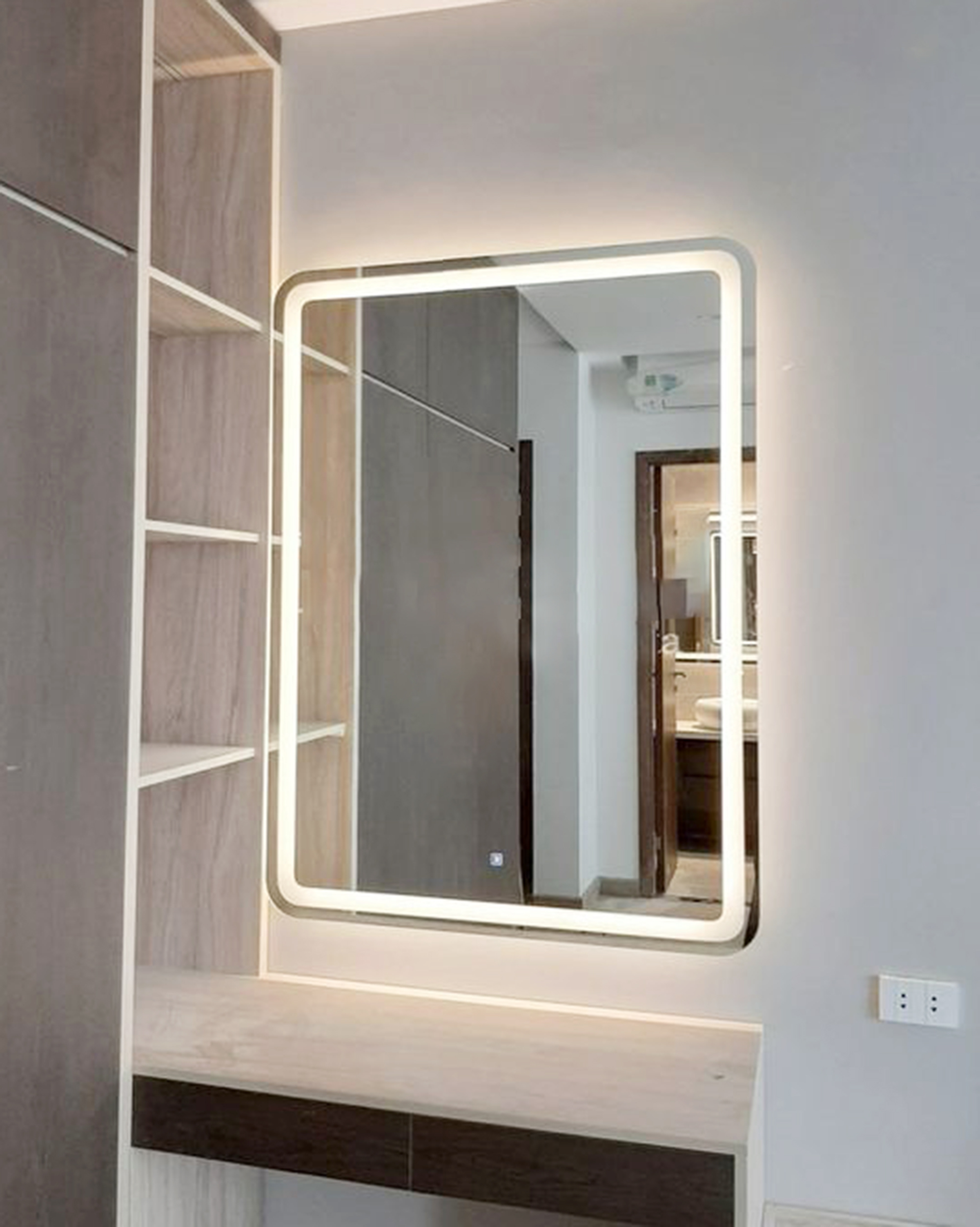 Gương Led Cảm Ứng Treo Tường Hình Chữ Nhật Đứng Cao Cấp DLQ INTERIORS Trang Trí Nhà Cửa, Phòng Tắm